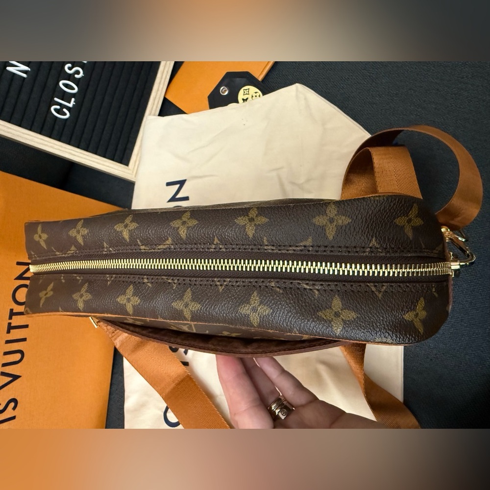 Louis Vuitton Monogram Crossbody Bag in Brown and Tan - Picture 3 of 16